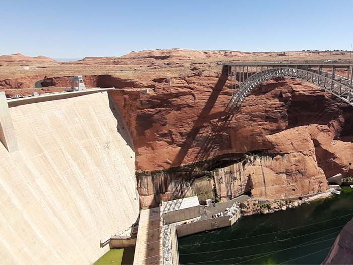 Glen Canyon Dam en Glen Canyon Bridge